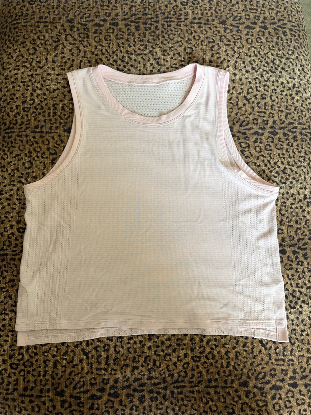 lululemon athletica cropped swiftly tank size 6 Light Pink Breathable Tank Top